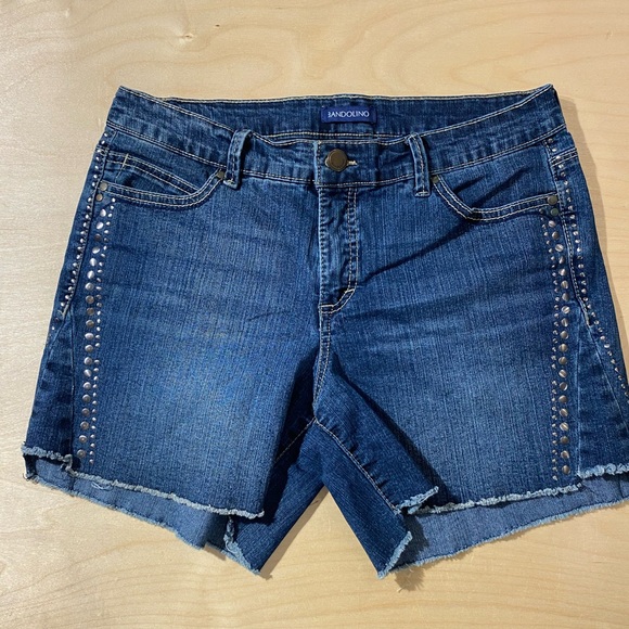Bandolino Pants - Bandolino Karyn Short Jean Shorts Size 6 (AE)